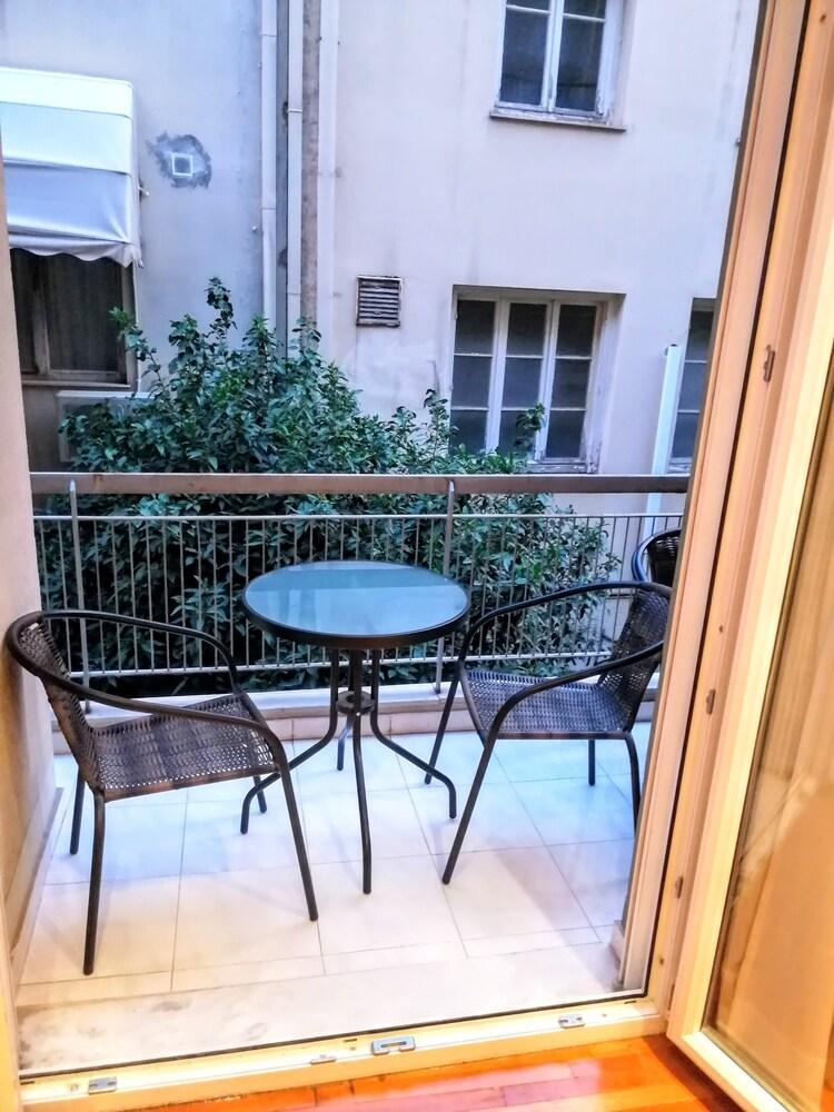 Lovely Apartment In Athens Center Luaran gambar